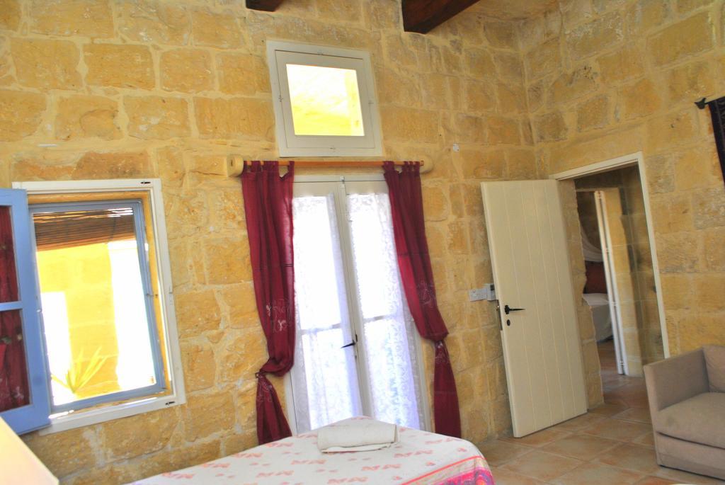 Dar Ghax-Xemx Farmhouse Villa Victoria Oda fotoğraf